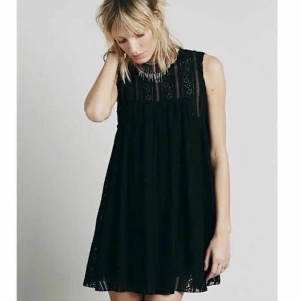 Free People Lacey Sleeveless black mini dress- 
Tu es la lace​